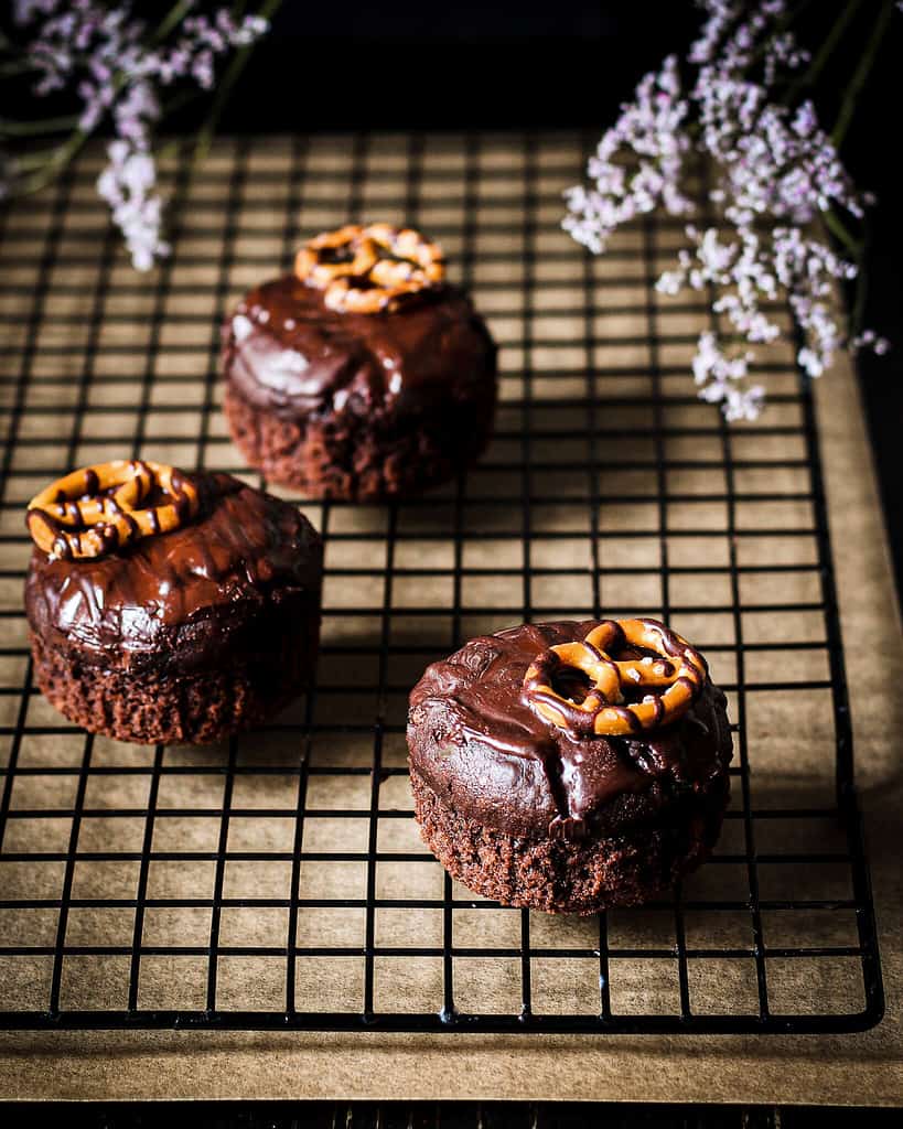 Bild von veganen Death by Chocolate & Irish Cream Muffins