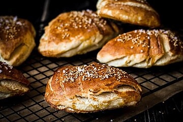 homemade vegan fluffy pretzel corners