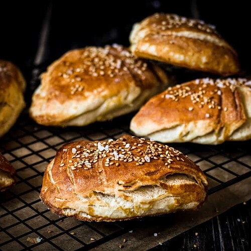 bild von veganen Laugenecken, selbst gebacken