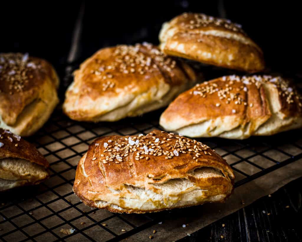 bild von veganen Laugenecken, selbst gebacken