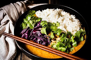 Bild von veganem Butternut-Aprikosen-Curry