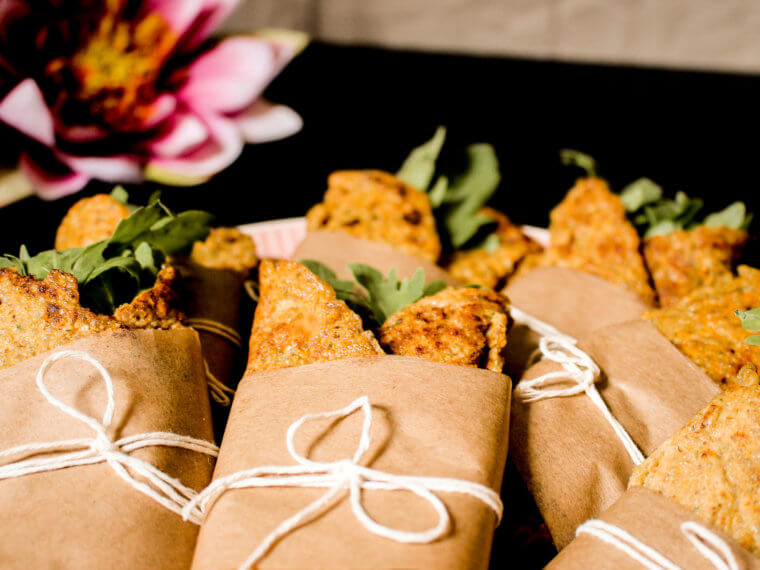 QUINOA-KAROTTEN-FLATBREADS MIT ROSMARIN UND AHORNSIRUP
