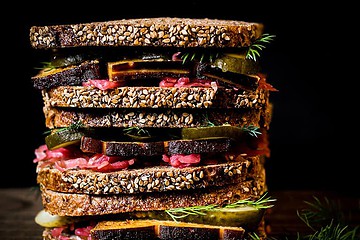 picture of sauerkraut sandwich