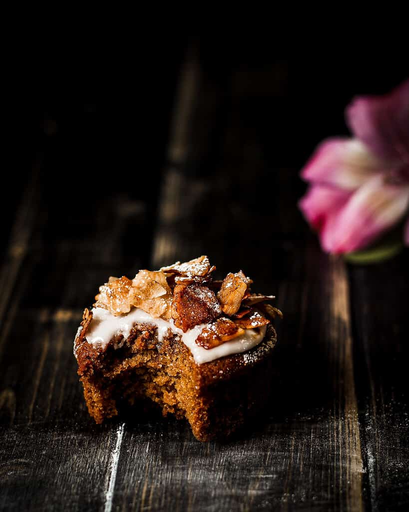 VEGANER COCONUT MAPLE BACON MUFFIN FOOD PHOTOGRAPHY