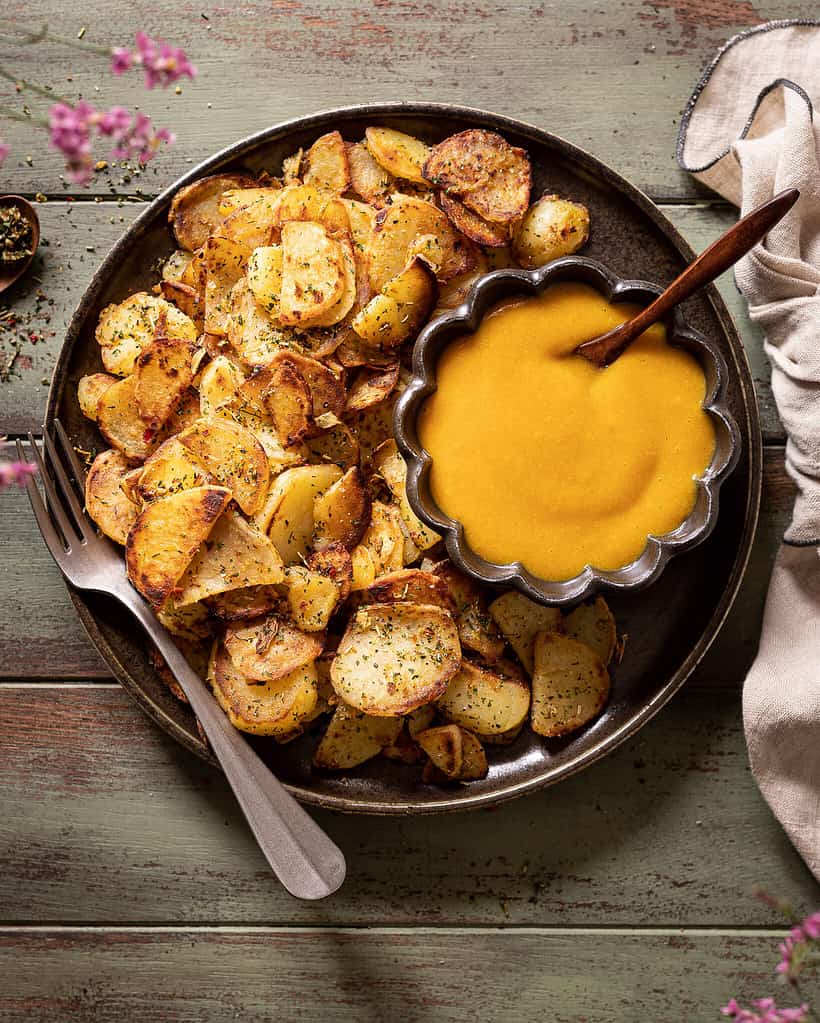roast potatoes with apricot-mustard-sauce