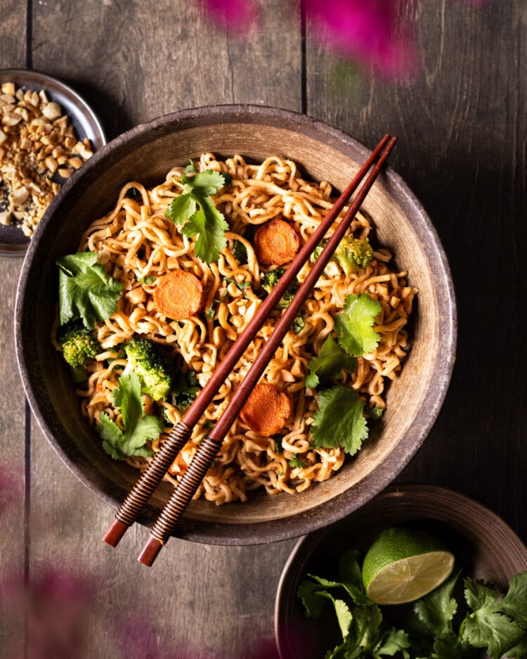 Quick and easy noodles with peanut sauce/ Recipe