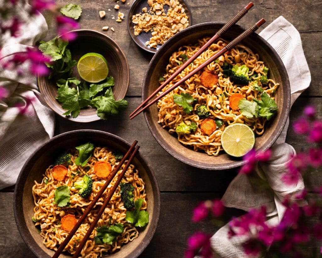 Noodles with peanut sauce: Nina Bolders Food Photography