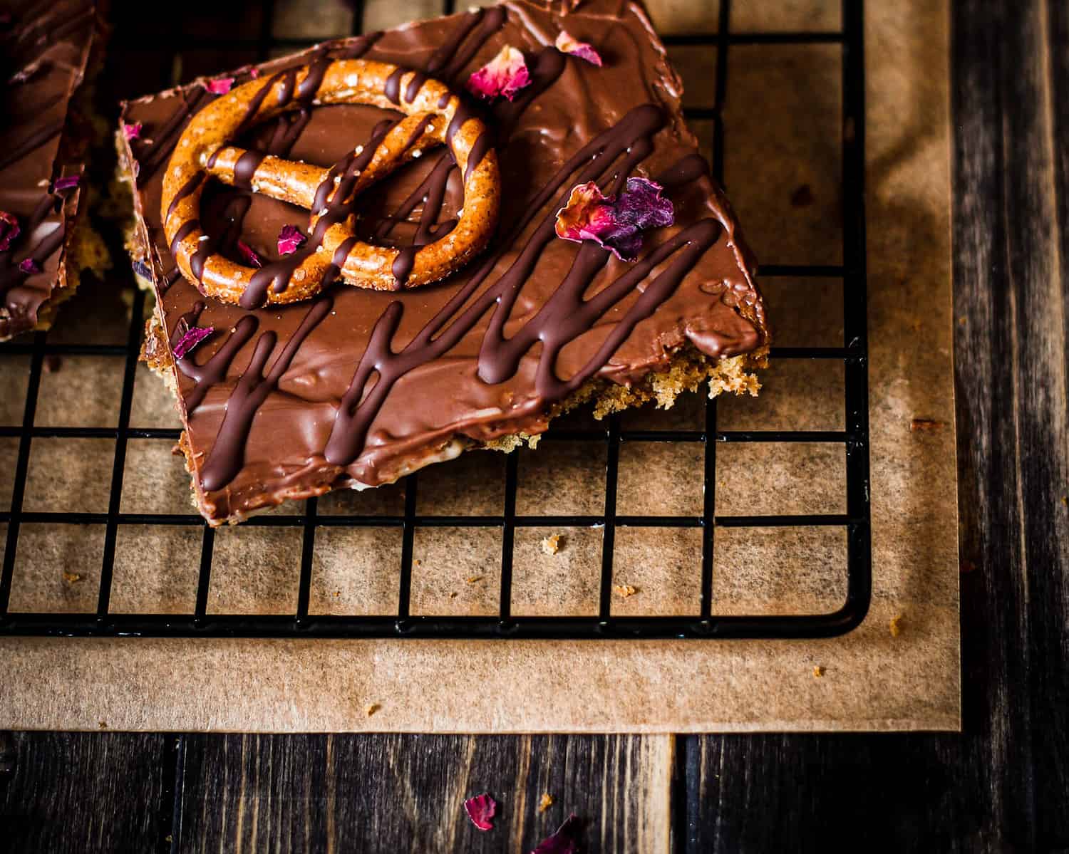 CHOCOLATE PRETZEL BARS - FLY ME TO THE VEGAN BUFFET