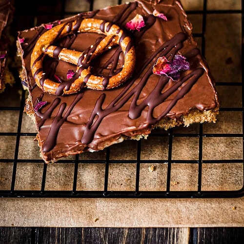 Chocolate Pretzel Sheet cake (vegan)