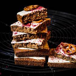 Bild von Weiße-Schokolade-Himbeer-Brezel-Kekse