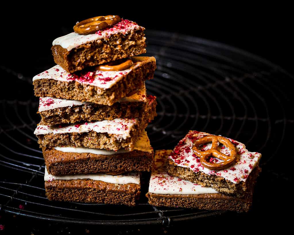 WHITE CHOCOLATE RASPBERRY PRETZEL BARS/ Nina Bolders Food Photography