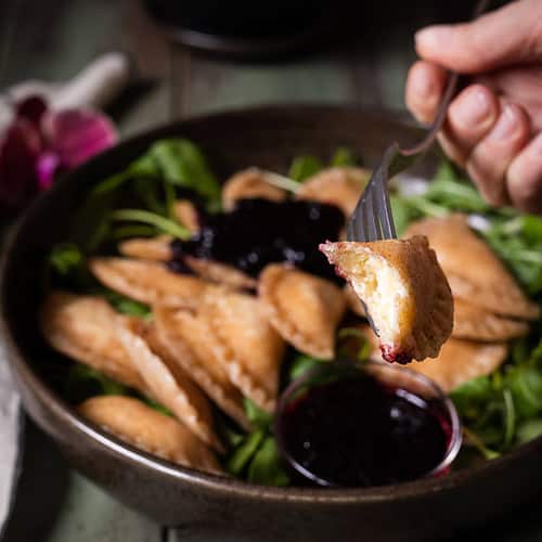 Vegane Käseravioli mit Blaubeer-Balsamico-Sauce selbst gemacht