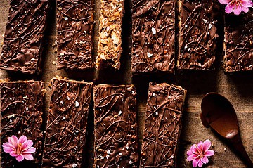 Salted Chocolate Granola bars/ presents for vegans