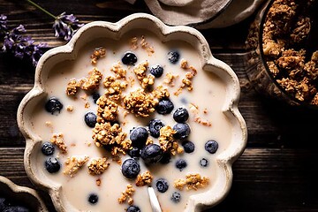 VEGAN ALMOND BUCKWHEAT GRANOLA CLUSTERS