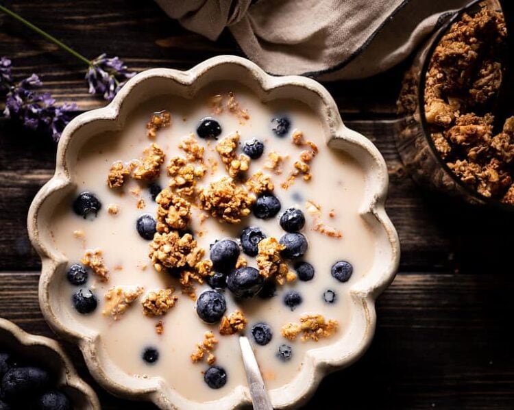 Mandel-Buchweizen-Granola