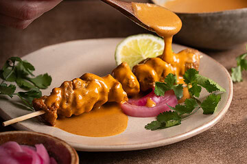 peanut sauce with satay skewer vegan