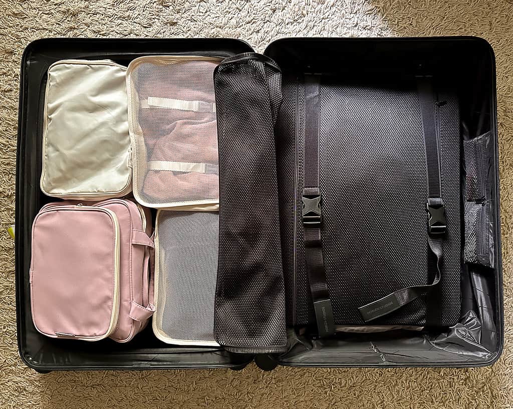 Suitcase with packing cubes