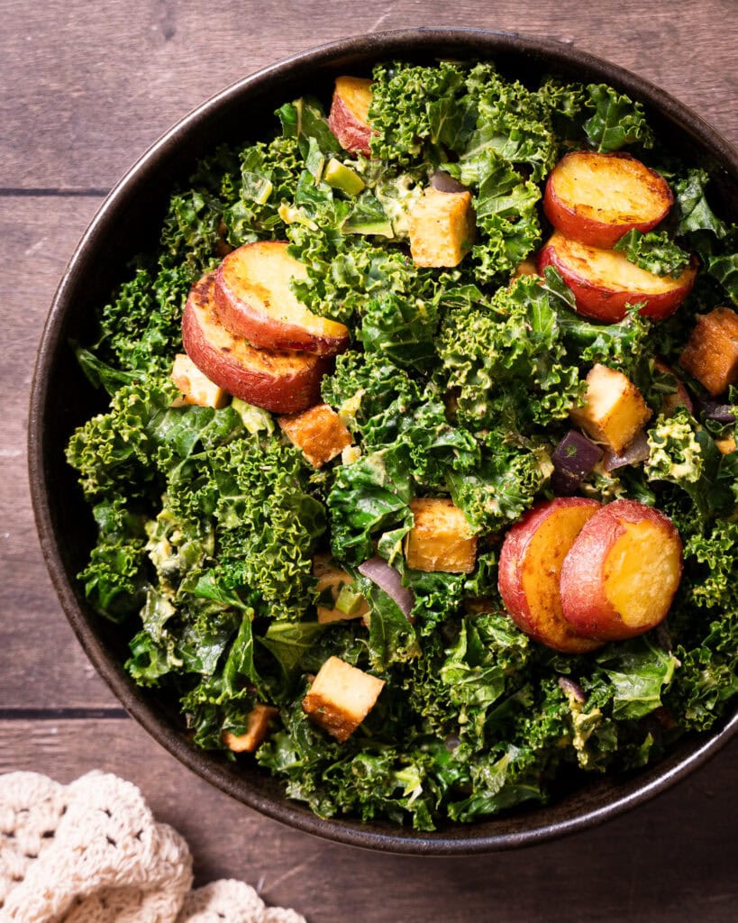 kale skillet with smoked tofu