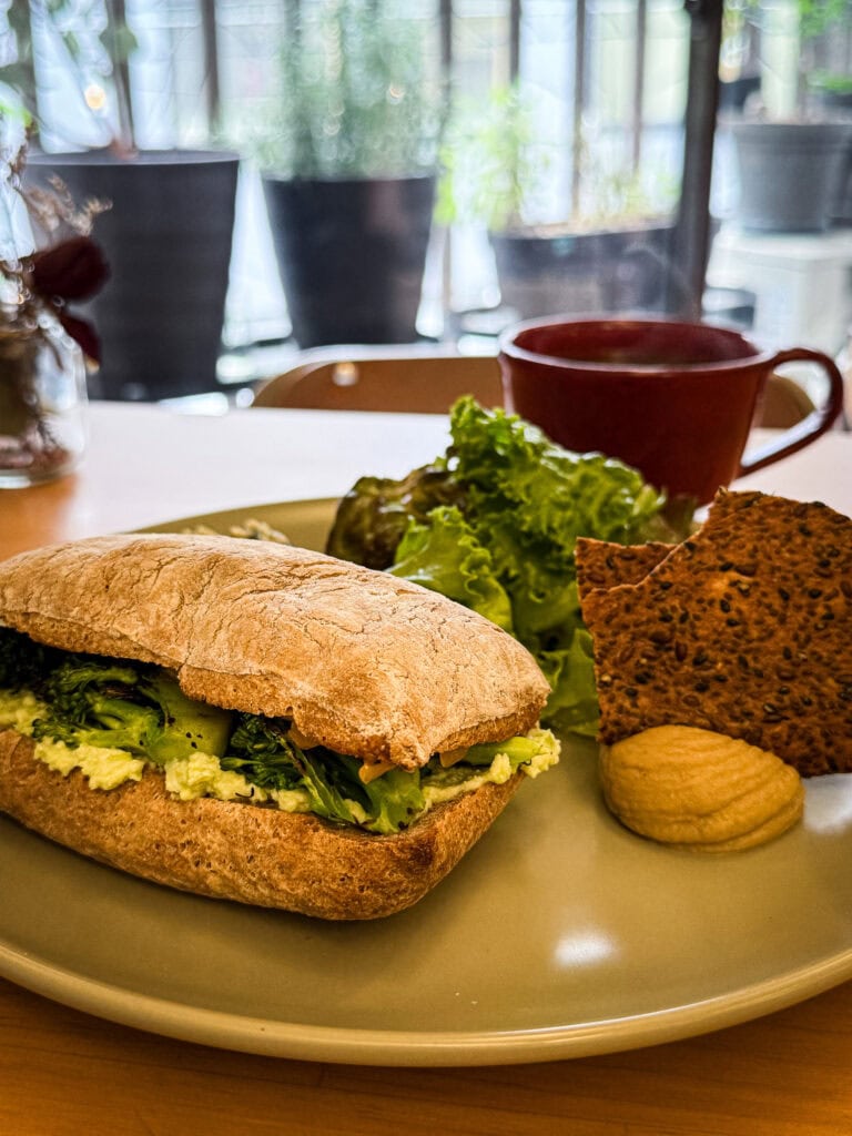 Vegan Brokkoli Brunch at Folksaka in Osaka