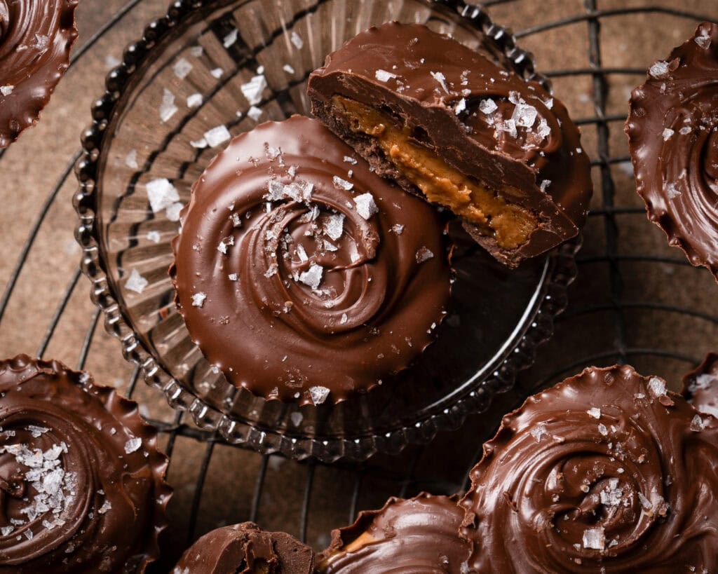 Homemade vegan chocolate cups (with almond or peanut butter)