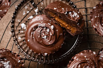 Vegane Pralinen selber machen (Almond Butter Cups oder Erdnussbutter Cups)