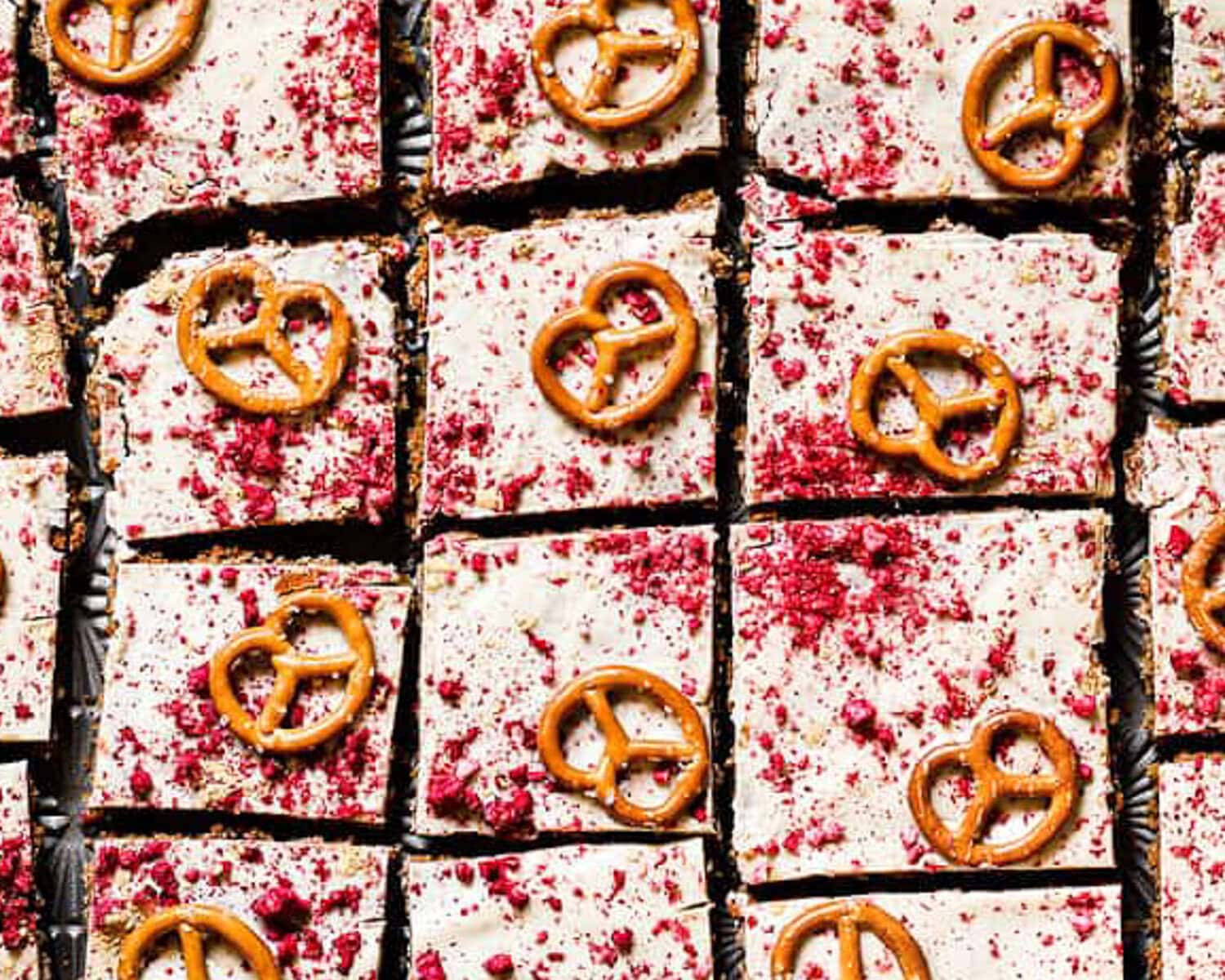 Veganer Schokokuchen vom Blech: 4 kreative Varianten mit knackiger Glasur
