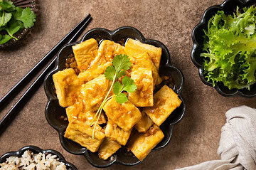 Fluffy lemongrass tofu