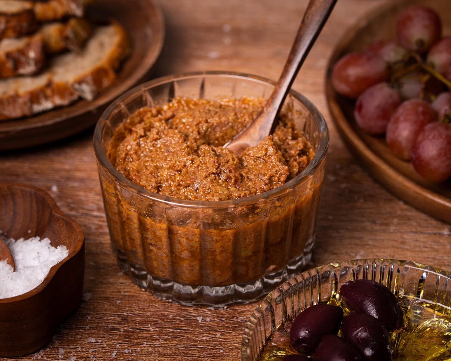 Homemade Olive Pesto – Vegan Pesto Puttanesca